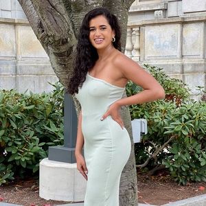 Meet your Posher, Nina